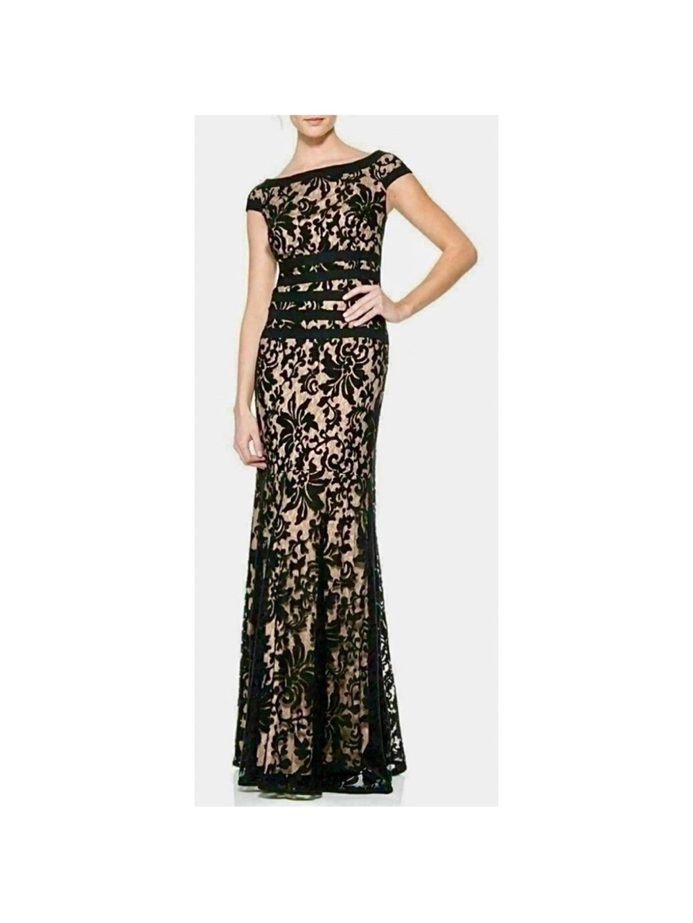 TADASHI SHOJI Floor Length Formal Dress Size 4 PETITE Black Lace Mermaid Gown